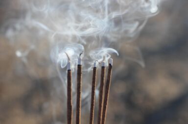 Purificazione dell’ambiente domestico: metodi olistici per armonizzare la tua casa