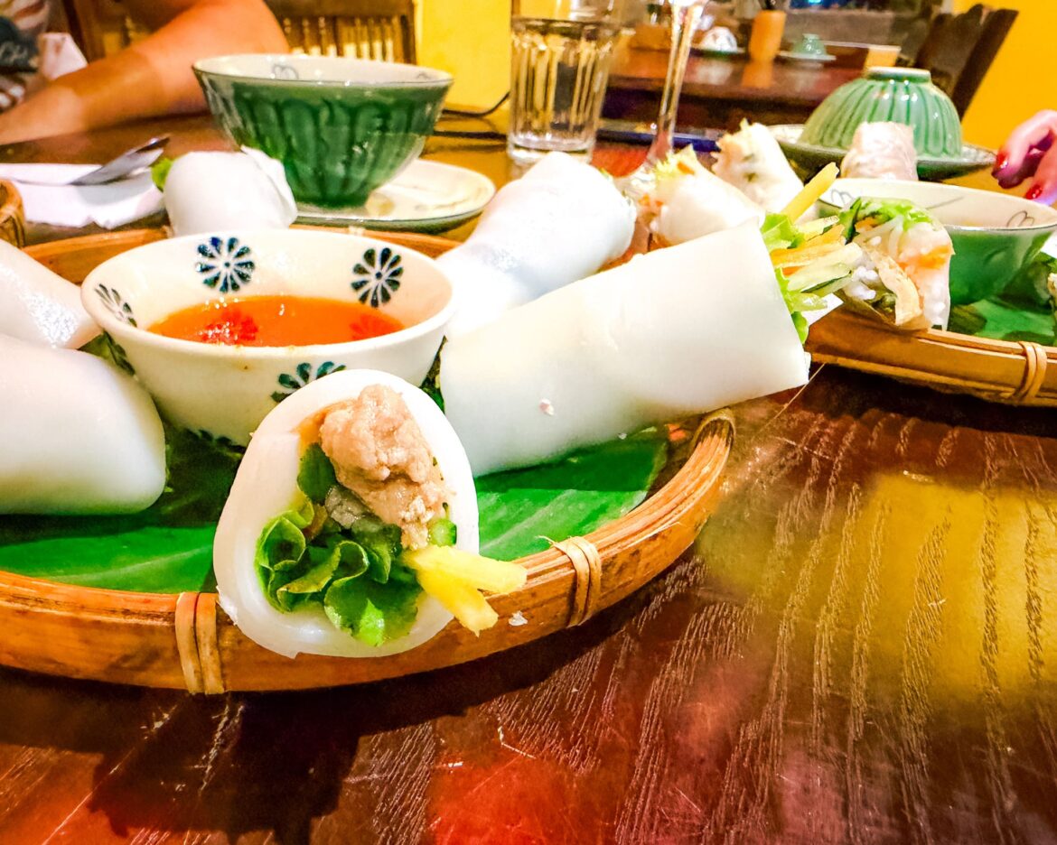 Sopravvivere al cibo del Sud Est Asiatico. Guida pratica per viaggiare senza problemi Sopravvivere al cibo del Sud Est Asiatico. Guida pratica per viaggiare senza problemi