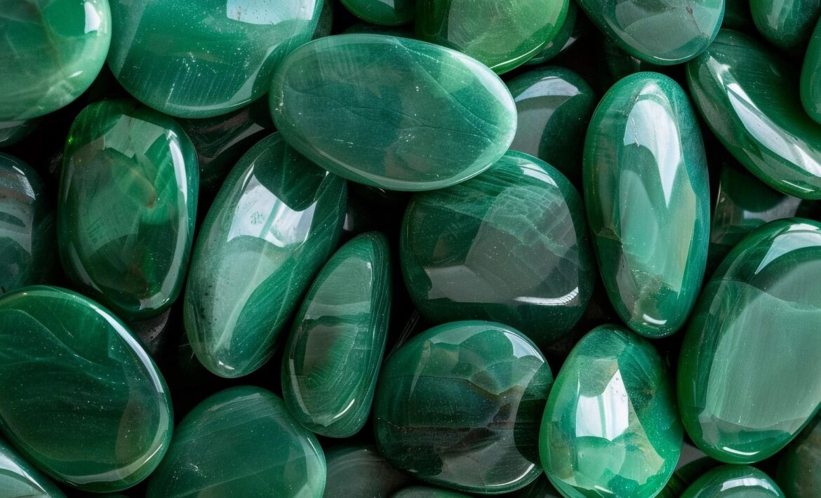 Malachite. Significato, proprietà e storia della pietra che fa emergere le emozioni nascoste
