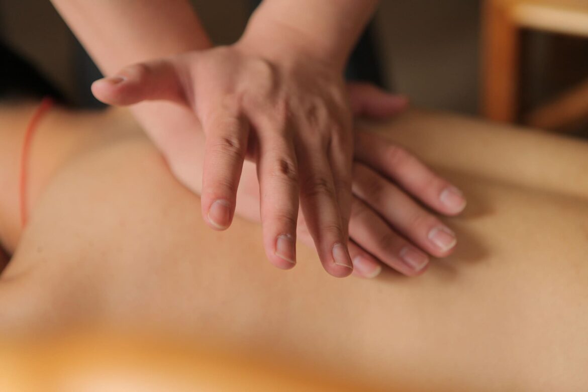 Massaggio Tuina e medicina cinese. Storia, tecniche e benefici Massaggio Tuina e medicina cinese. Storia, tecniche e benefici